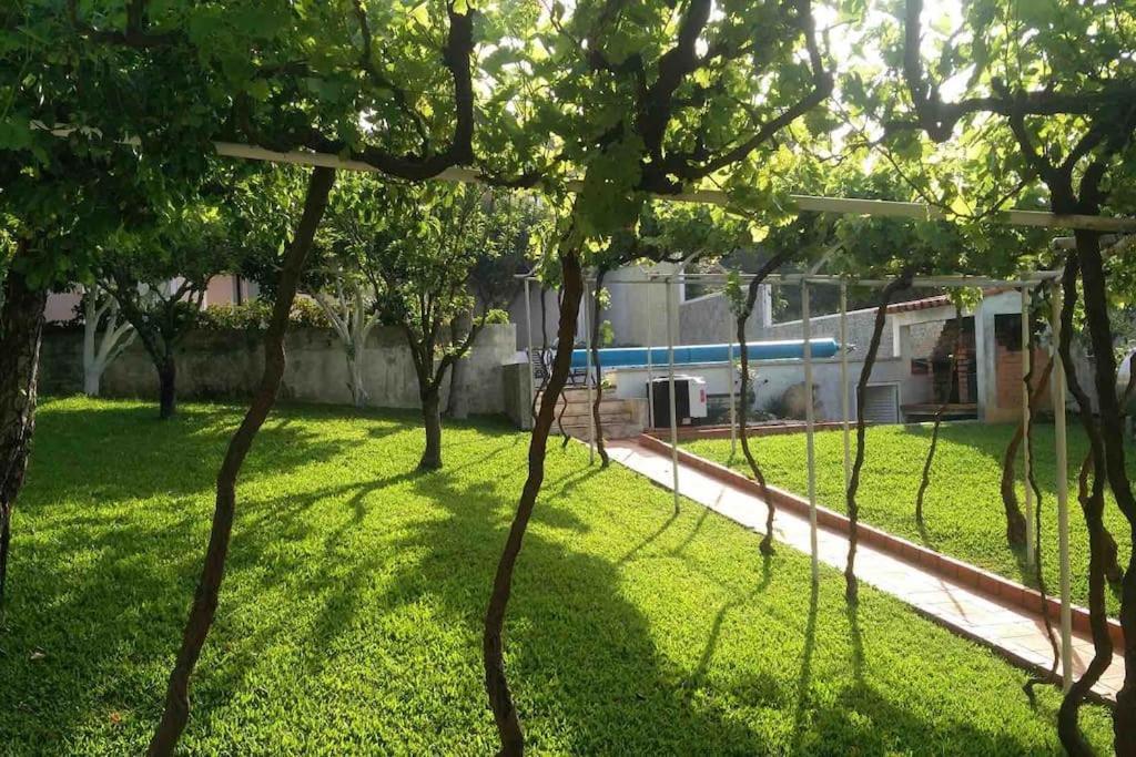 Citrus Tree House, Private Pool And Garden.